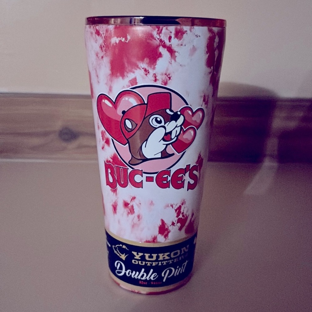NWT BUC-ee’s Valentines Double Pint Yukon Tumbler